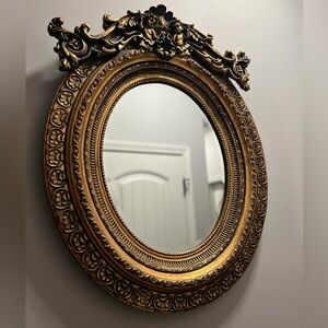 {SOLD}- Beautiful Gold Ornate Cherub Wood Oval Mirror!
